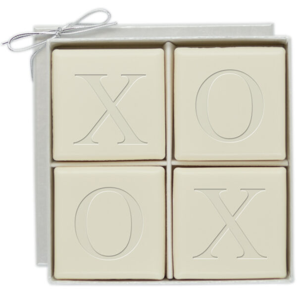 eco-luxury-4-square-guest-bars-xoxo-motif-10